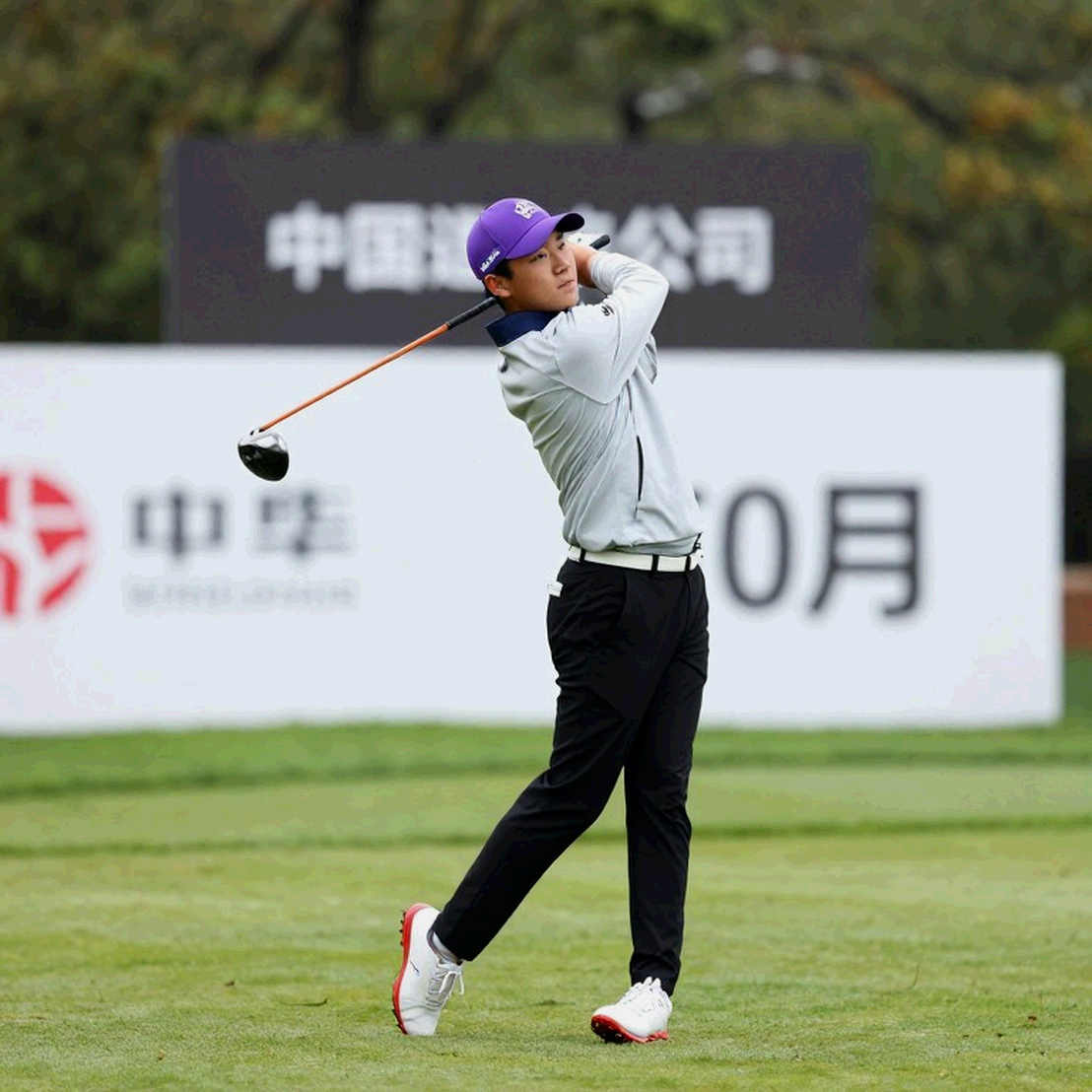 Paul Casey dẫn đầu sau vòng 3 Omega European Masters với cú 63, hứa tặng toàn bộ giải thưởng cho nạn nhân cháy Crans-Montana