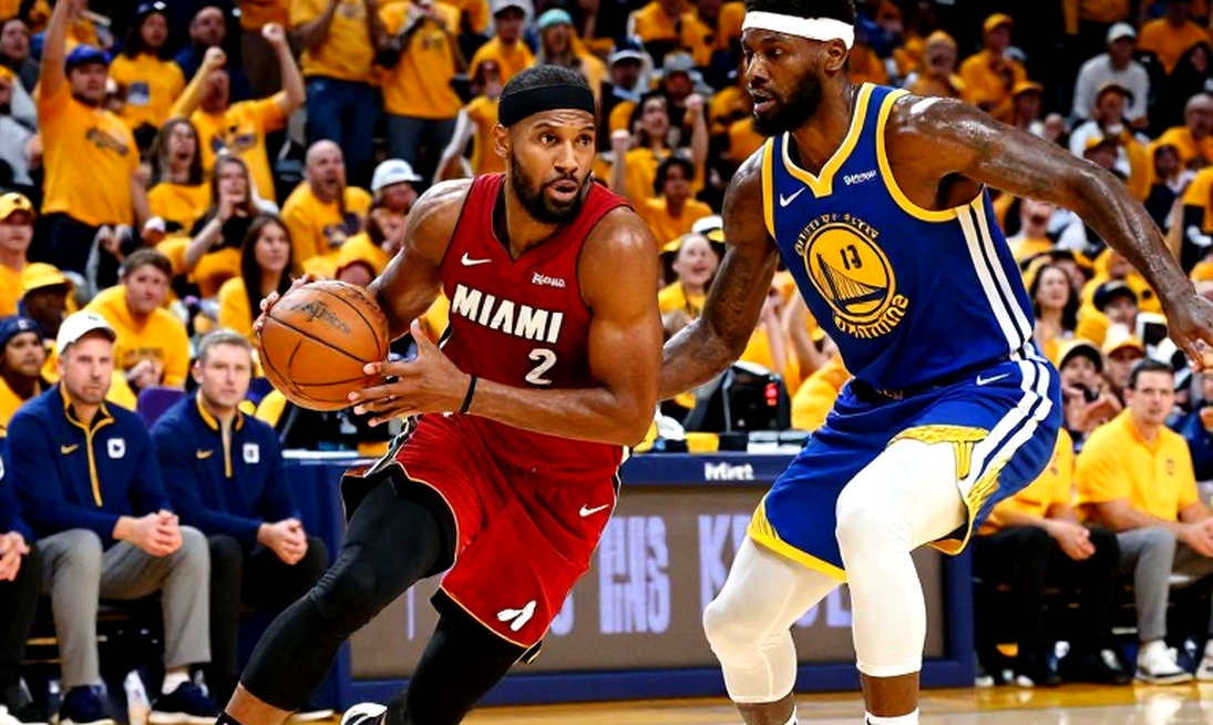 Duncan Robinson: Lời khen 'tương đương Steph Curry' từ Max Strus và thực tế thống kê NBA Duncan Robinson: Lời khen 'tương đương Steph Curry' từ Max Strus và thực tế thống kê NBA